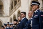 Marszałek Łukasz Smółka oraz gospodarze i goście uroczystego apelu z okazji obchodów Święta Policji 