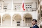 Marszałek Łukasz Smółka na dziedzińcu Zamku Królewskiego na Wawelu