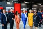 Wicemarszałek Łukasz Smółka i Iwona Gibas z zarządu województwa wraz z zaproszonymi gośćmi i przedstawicielami samorządu