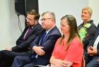 W pierwszym rzędzie siedzą wicemarszałek Witold Kozłowski oraz przedstawiciele Komisji Europejskiej Dorota Korczyńska i i Matthieu Hornung