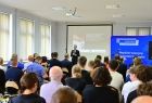 Uczestnicy konferencji otwierającej projekt pt. Poprawa jakości kształcenia zawodowego na terenie powiatu krakowskiego