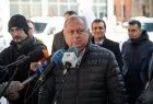Wójt gminy Tarnów Grzegorz Kozioł przemawia do mikrofonu.