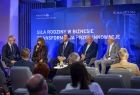 zdjęcie z konferencji - pierwszy panel dyskusyjny