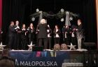 Chór na scenie