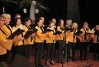 Chór mieszany na scenie