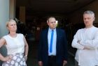 Iwona Gibas z zarządu województwa, Jakub Przewoźnik z agendy Urzędu Marszałkowskiego w Oświęcimiu oraz burmistrz Brzeszcz Radosław Szot