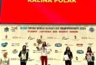 na podium