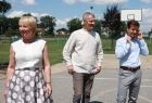 Iwona Gibas z zarządu województwa oraz burmistrz Radosław Szot i zastępca burmistrza Łukasz Kobielusz