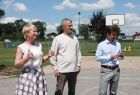Iwona Gibas z zarządu województwa oraz burmistrz Radosław Szot i zastępca burmistrza Łukasz Kobielusz