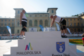Przejdź do: Pokaz siły na deptaku