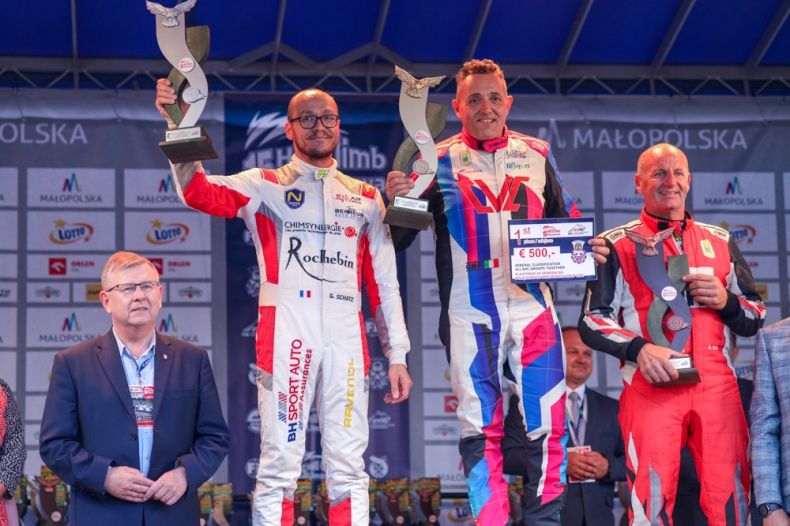 zwycięzca z Włoch na podium