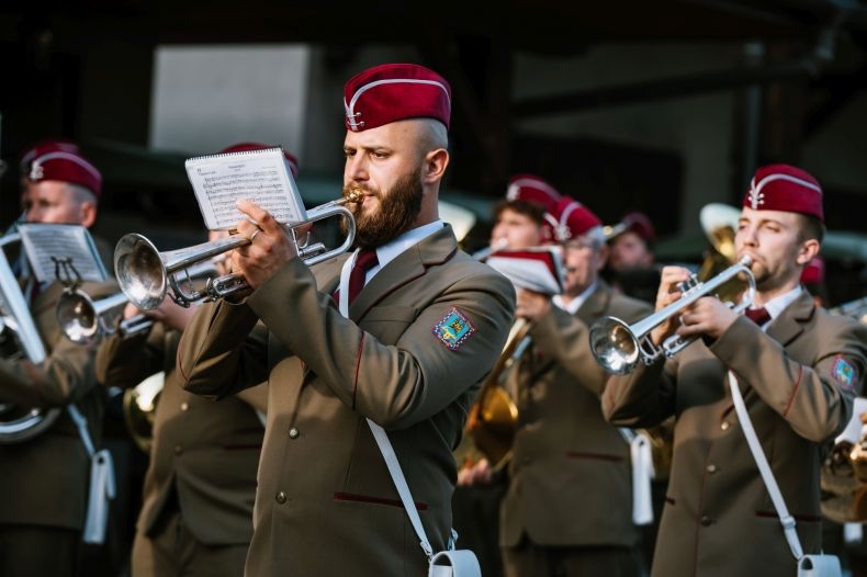 maszerująca orkiestra
