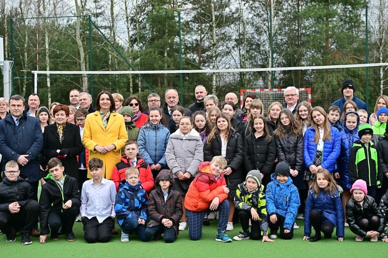 Marta Malec-Lech, Józef Gawron i uczestnicy wydarzenia w Bobrownikach