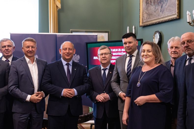 Przekazanie promes przez wojewodę 