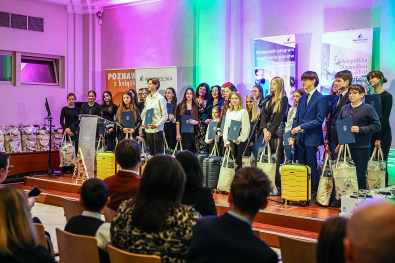 GALA
MAŁOPOLSKIEGO KONKURSU RECYTATORSKIEGO
ORAZ MAŁOPOLSKICH PROGRAMÓW STYPENDIALNYCH
