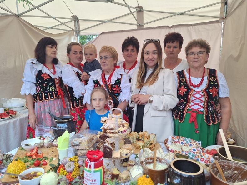 Koło Gospodyń Wiejskich i Małgorzata Szostak