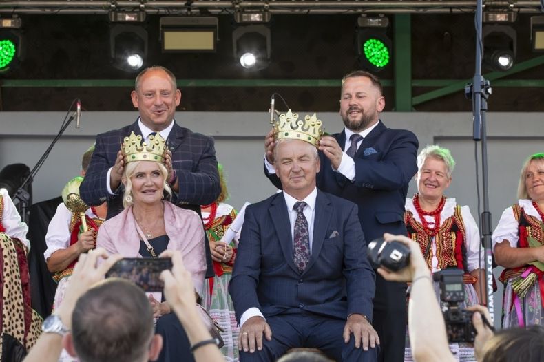 koronowanie Kapuścianej Pary Królewskiej