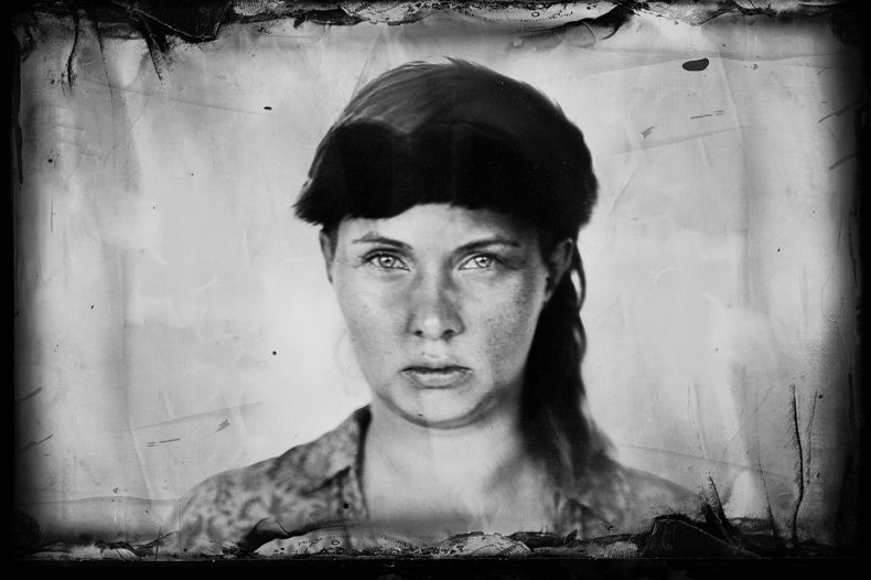 Biało-czarny portret kobiety