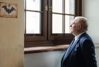Zdjęcie ze spotkania prezentujące remont konserwatorski bramy wjazdowej oraz wymianę stolarki okiennej w Sali Balowej na Zamku w Wiśniczu.