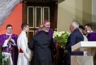 Dzień skupienia dedykowany parlamentarzystom i samorządowcom diecezji tarnowskiej, który odbył się 24 marca w sanktuarium św. Jakuba Starszego Apostoła, kościele jubileuszowym w Brzesku.