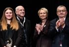 Poseł Andrzej Adamczyk oraz Iwona Gibas z Zarządu Województwa Małopolskiego wraz z nagrodzonymi osobami