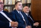 Prof. Jan Tadeusz Duda, przewodniczący Sejmiku Województwa Małopolskiego wraz uczestnikami uroczystości