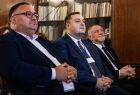 Prof. Jan Tadeusz Duda, przewodniczący Sejmiku Województwa Małopolskiego wraz uczestnikami uroczystości