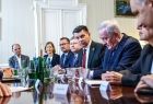 Marszałek Łukasz Smółka mówi.