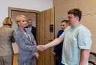 Iwona Gibas z Zarządu Województwa Małopolskiego i dyrektor departamentu kultury Urzędu Marszałkowskiego Monika Gubała w trakcie rozmów z pracownikami i zwiedzania Gorlickiego Centrum Kultury