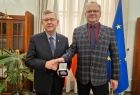 Wicemarszałek Witold Kozłowski i prezes Krzysztof Racułt.