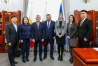 Zdjęcie grupowe. Delegacja Mongolii z wicemarszałkiem Witoldem Kozłowskim. 