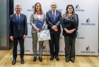 Witold Kozłowski i laureatka pracy doktorskiej 