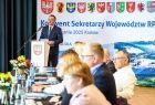 Obrady Konwentu Sekretarzy Województw RP w Krakowie, w Muzeum Lotnictwa Polskiego, który odbył się 24 kwietnia 2025 roku.