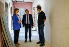 Wizyta wicemarszałka Witolda Kozłowskiego w Zespole Jednostek Edukacyjnych Województwa Małopolskiego na Osiedlu Teatralnym w Krakowie, gdzie ma powstać jedyne w Polsce - Branżowe Centrum Umiejętności w dziedzinie opieki medycznej.