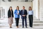 Wizyta wicemarszałka Witolda Kozłowskiego w Zespole Jednostek Edukacyjnych Województwa Małopolskiego na Osiedlu Teatralnym w Krakowie, gdzie ma powstać jedyne w Polsce - Branżowe Centrum Umiejętności w dziedzinie opieki medycznej.