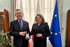 Wicemarszałek Witold Kozłowski i wiceprezes Teresa Monkiewicz.