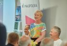 Iwona Gibas z zarządu województwa zwracająca się do uczestników spotkania