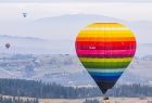 balon w kolorze tęczy