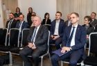 Wicemarszałek Ryszard Pagacz siedzi na widowni.