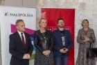Iwona Gibas z Zarządu Województwa Małopolskiego, radny województwa Rafał Stuglik, dyrektor departamentu kultury Urzędu Marszałkowskiego Monika Gubała i burmistrz Wadowic Rafał Kaliński
