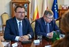 Wicemarszałek Witold Kozłowski i sekretarz Wojciech Pałka.