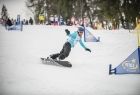 snowboardzistka na trasie