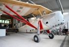 replika samolotu RWD-8 w hangarze konserwatorskim Muzeum Lotnictwa Polskiego w Krakowie