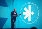 Mieczysław Nowicki czyta przesłanie rodziny olimpijskiej