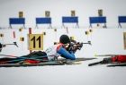 biathlonista strzela w pozycji leżącej
