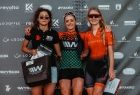 na podium