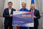 symboliczny czek został przekazany