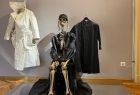 Kostiumy, przedmioty, rzeźby - obiekty teatralne Tadeusza Kantora