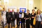 Iwona Gibas z Zarządu Województwa Małopolskiego wraz osobami wyróżnionymi Krzyżami Małopolski
