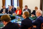 Zdjęcie ze spotkania Marszałków Województw z Komisarzem ds. Budżetu, zwalczania nadużyć finansowych i administracji publicznej Panem Piotrem Serafinem, które odbyło się w Krakowie.